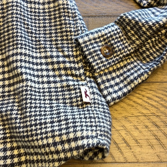 Hollister xs boyfriend fit flannel - Picture 4 of 4